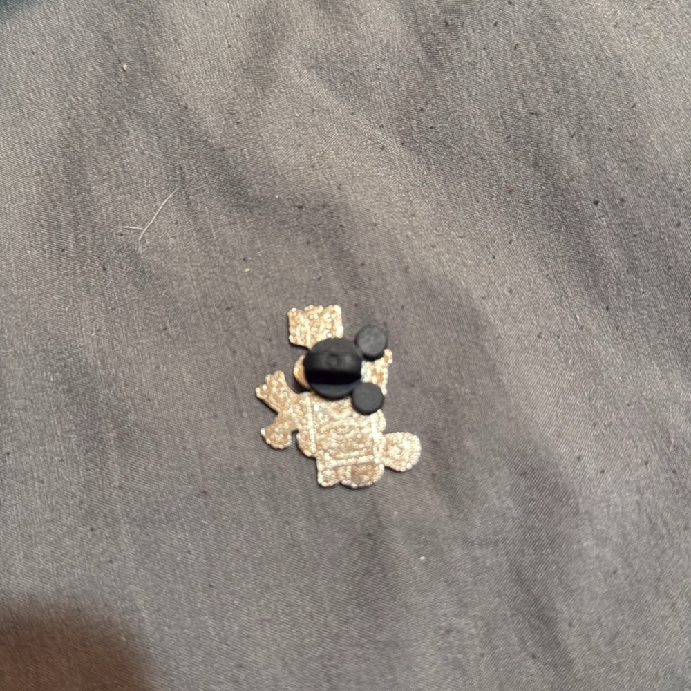 Disney Peter Pan Michael’s Bear Pin - Picture 2 of 2